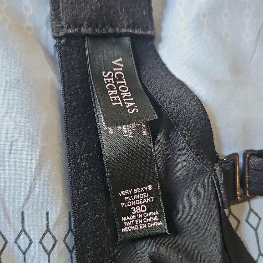 Victoria's Secret Black Very Sexy Plunge Bra